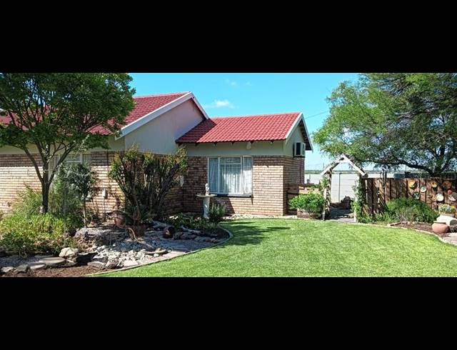 4 BEDROOM HOUSE FOR SALE IN MEYERHOF